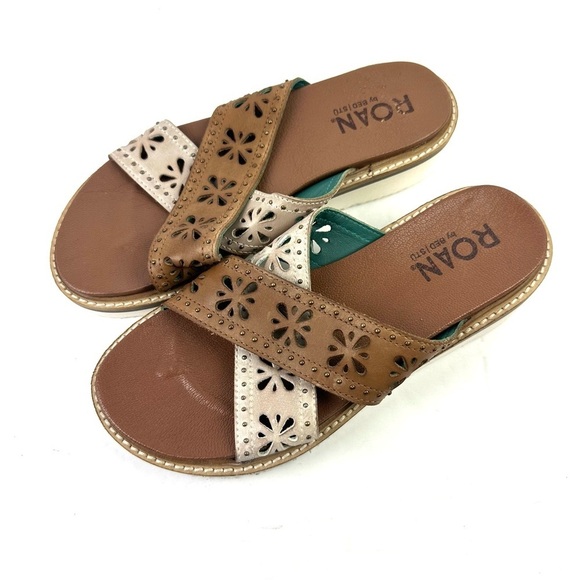 Roan Bed Stu Chant Sandals 7.5  Leather Brown Ivory Cutout Floral Slides Womens - Picture 8 of 8
